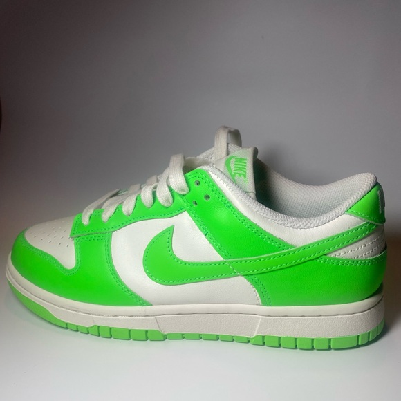 Nike Men's Green and White Athletic Shoes - Picture 4 of 10
